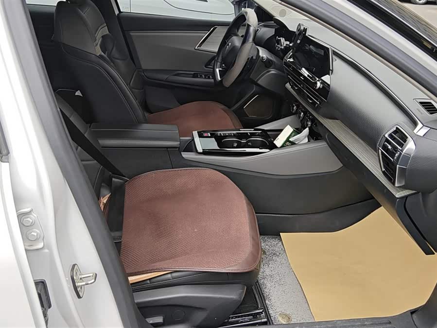 Citroen C5 X 2023 car image #9