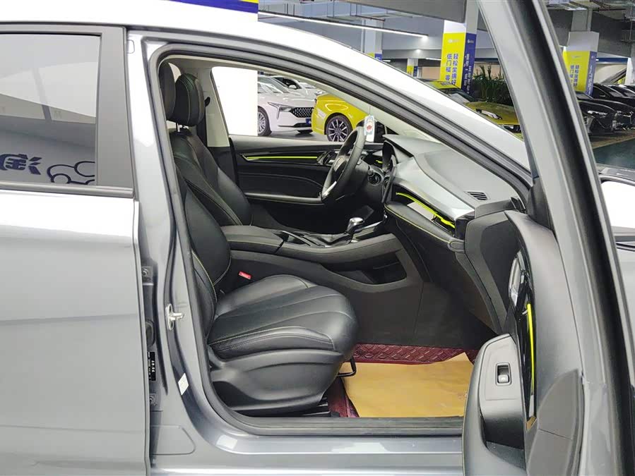 Roewe i5 2022 car image #9