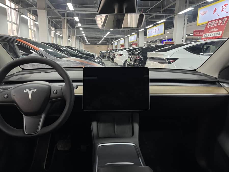 Tesla Model Y 2021 #9 Tesla Model Y 2021 car image #9
