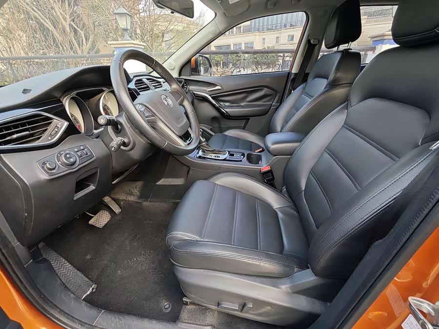 MG GS 2017 car image #9