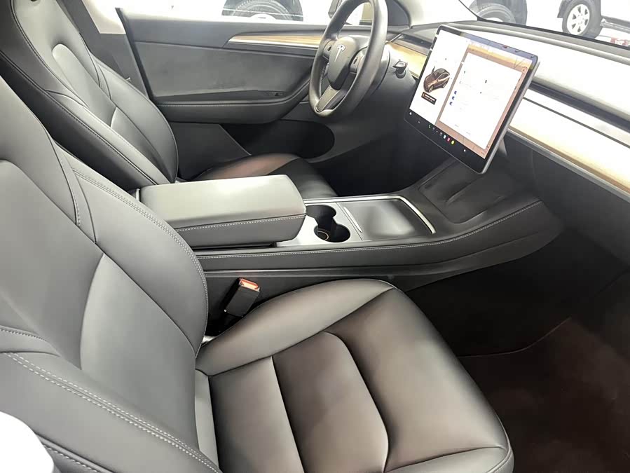 Tesla Model Y 2022 #9 Tesla Model Y 2022 car image #9