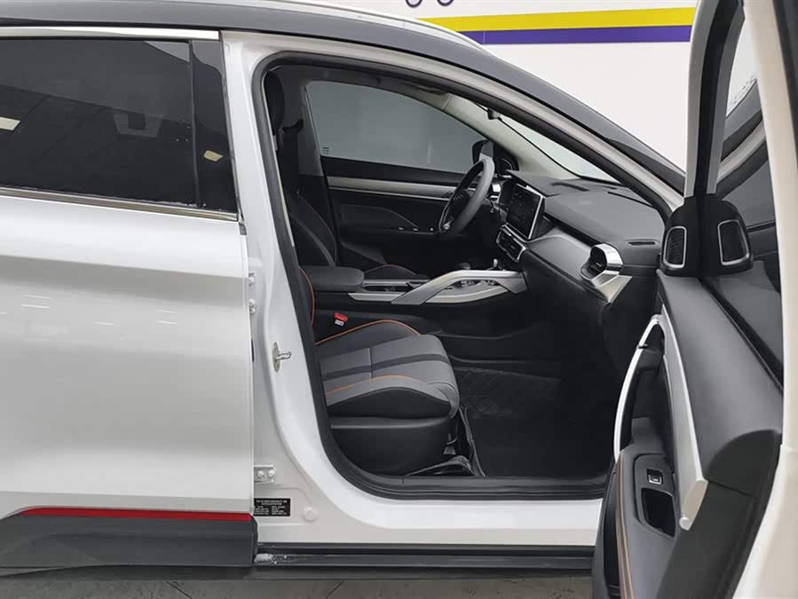 GEELY Coolray 2024 car image #9