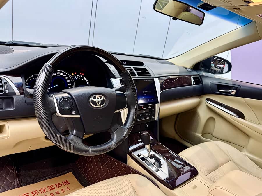 Toyota 2015 car image #9
