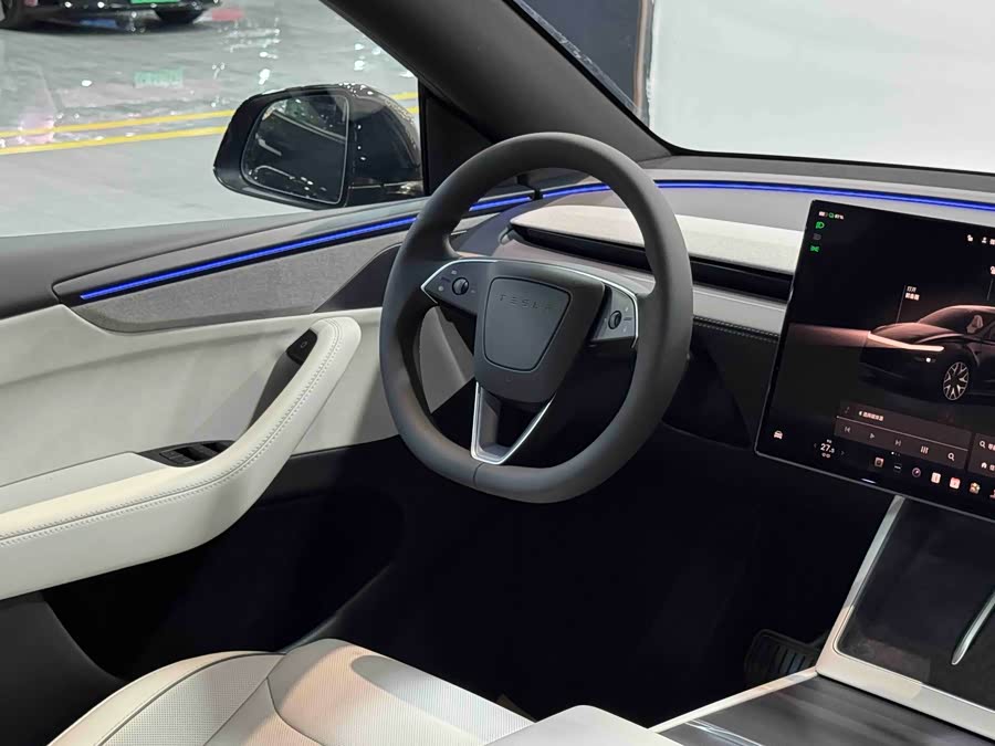 特斯拉 Model Y L 2025 汽车图片 #9
