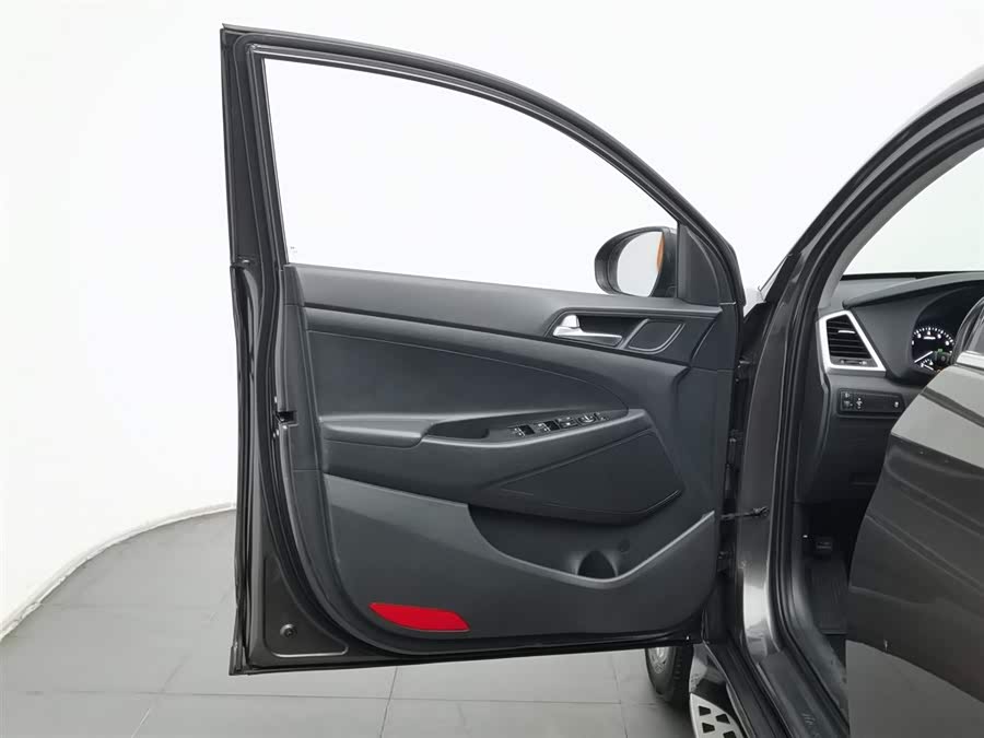 Hyundai Tucson 2016 car image #9