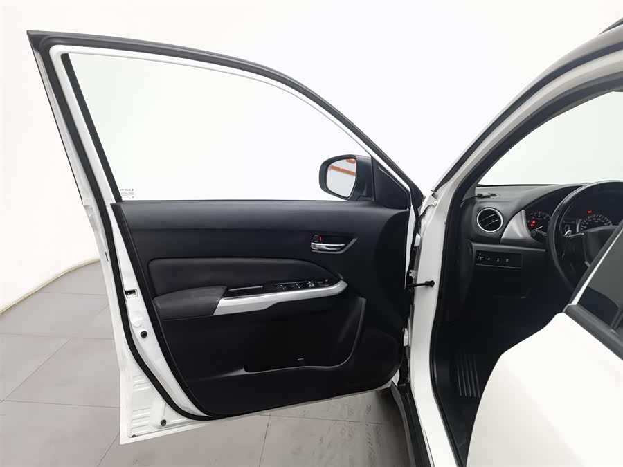 铃木 维特拉 2017 汽车图片 #9