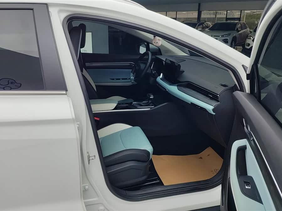 GEELY 2022 car image #9