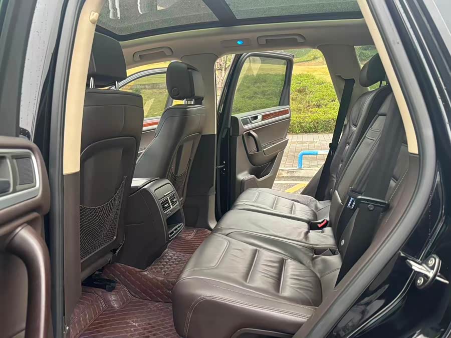 Volkswagen Touareg 2014 car image #9