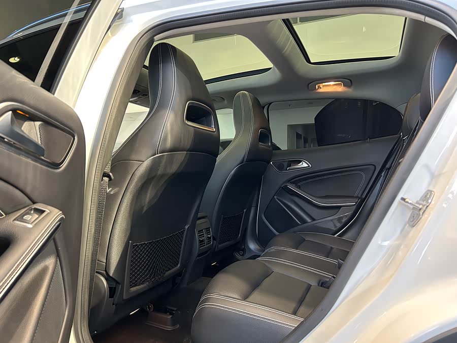 Mercedes-Benz GLA Class 2020 car image #9