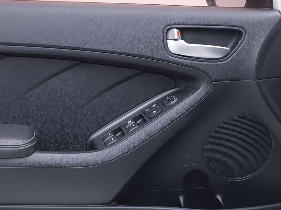 Kia K3 2015 #9 Kia K3 2015 car image #9