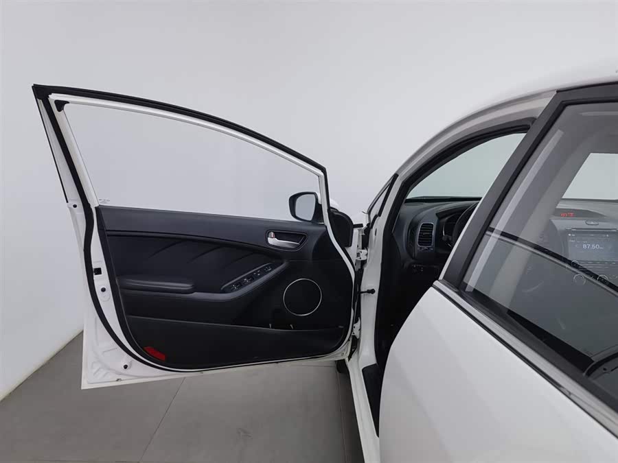 Kia K3 2015 car image #9