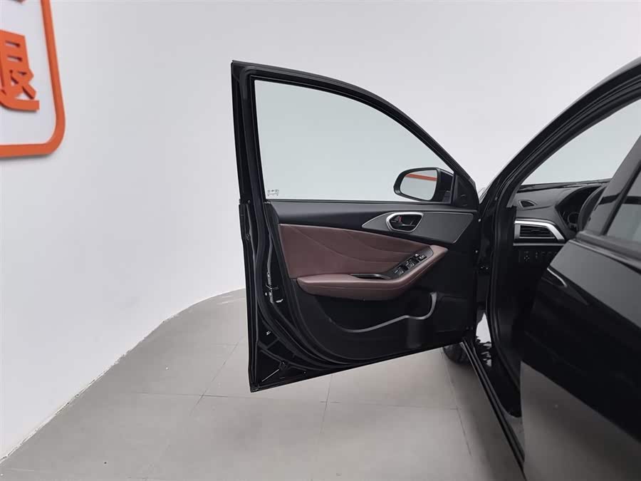 Soueast A5 Wing Dance 2019 car image #9