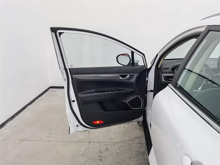 GEELY 2018 car image #9