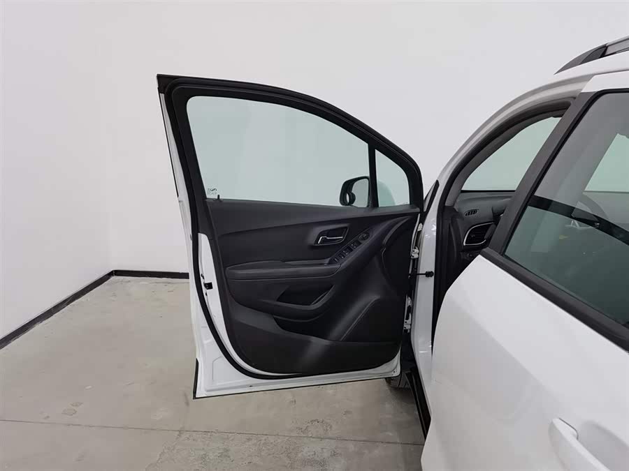 Chevrolet Tracker 2017 car image #9