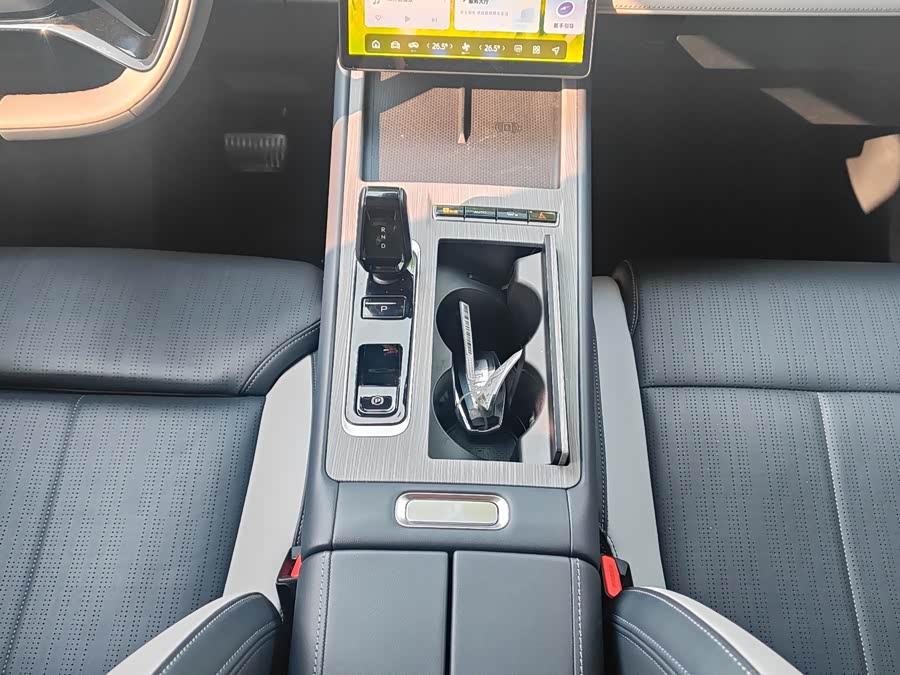 GEELY Boyue L 2024 car image #9
