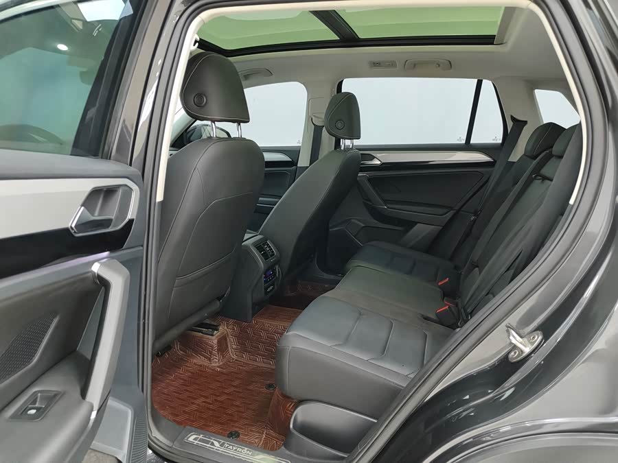 Volkswagen Tayron 2022 immagine di auto #9