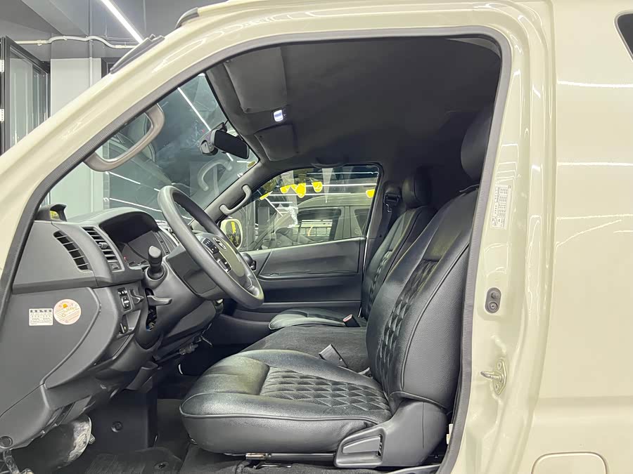 Toyota Hiace 2015 immagine di auto #9