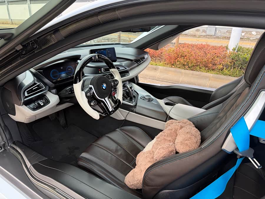 BMW i8 2016 car image #9