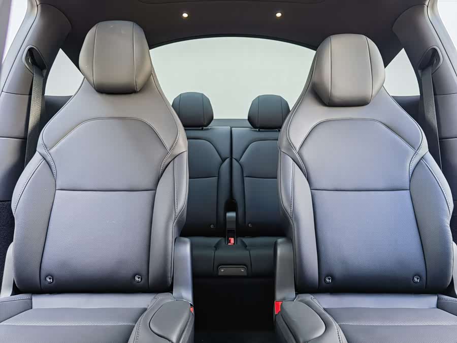 特斯拉 Model Y L 2025 汽车图片 #9