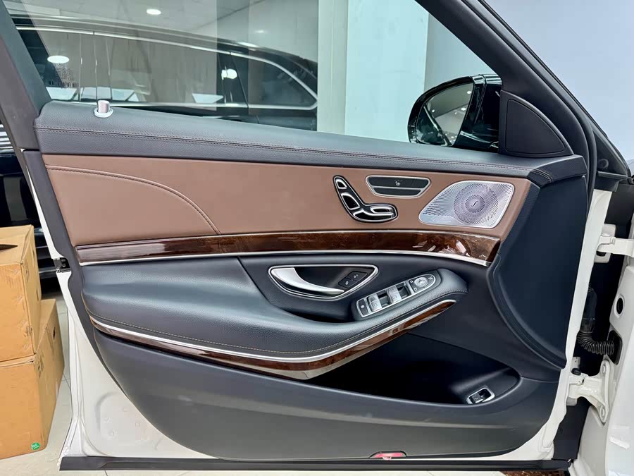 Mercedes-Benz S Class 2017 car image #9