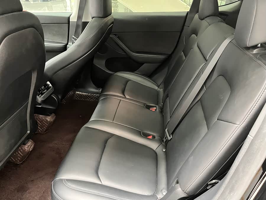Tesla Model Y 2022 car image #9