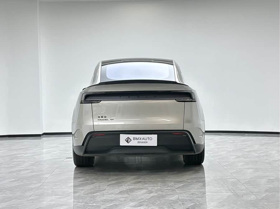 特斯拉 Model Y L 2025 汽车图片 #9