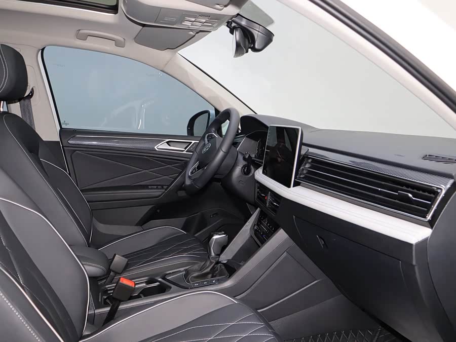 Volkswagen Tiguan L 2024 #9 Volkswagen Tiguan L 2024 car image #9