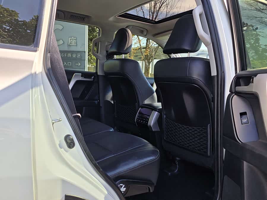 Toyota Land Cruiser Prado 2019 صورة سيارة #9