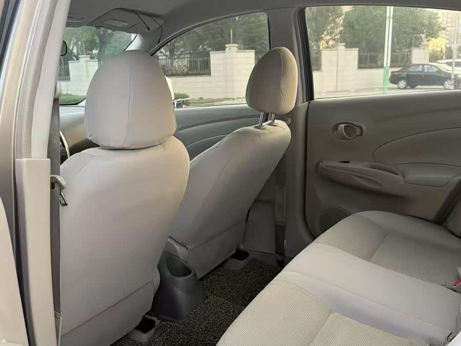 Nissan Sunny 2015 car image #9