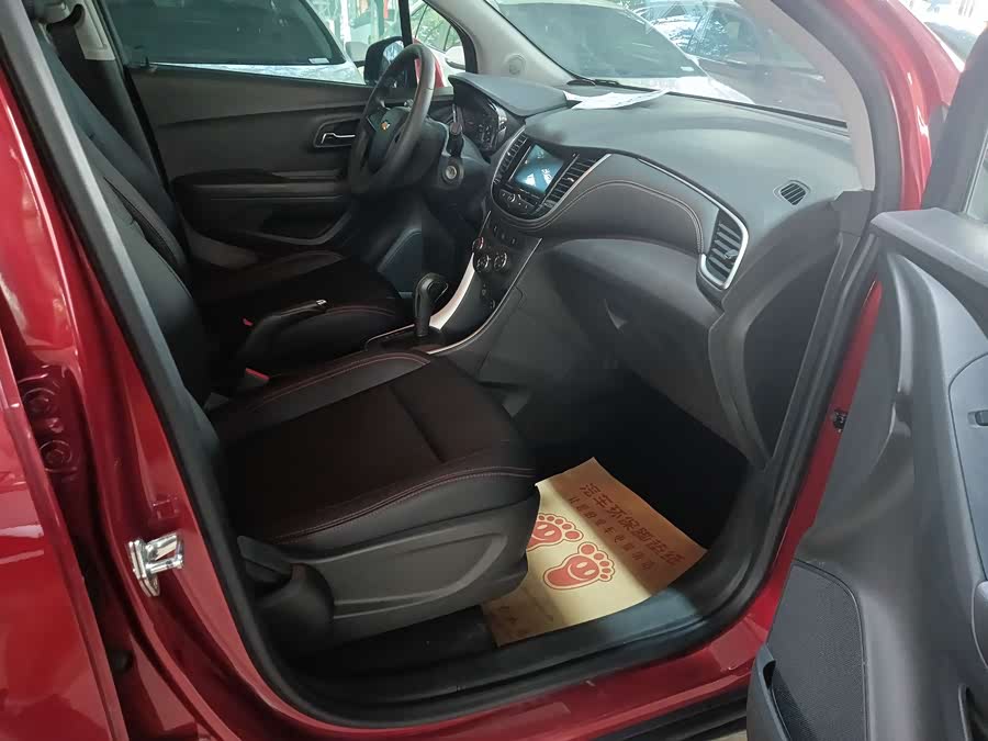 Chevrolet Tracker 2018 immagine di auto #9