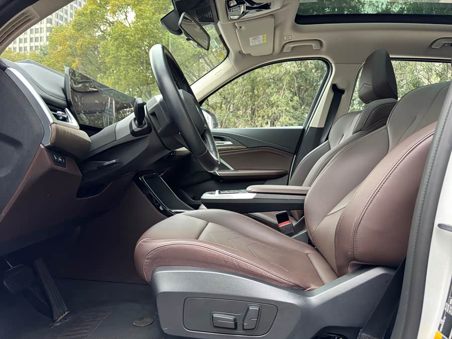 BMW iX1 2024 صورة سيارة #9