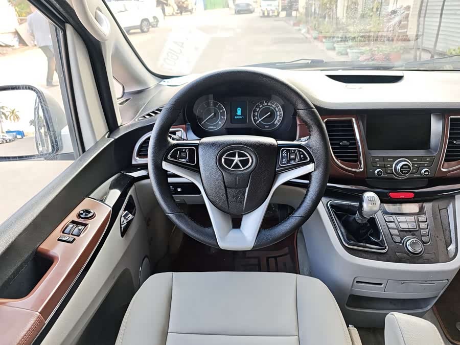 JAC 2018 #9 JAC 2018 car image #9