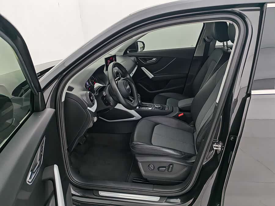 Q2L 2019 car image #9