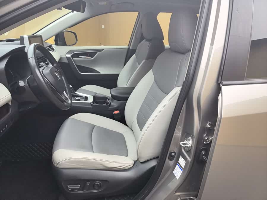 Toyota RAV4 2019 #9 Toyota RAV4 2019 car image #9