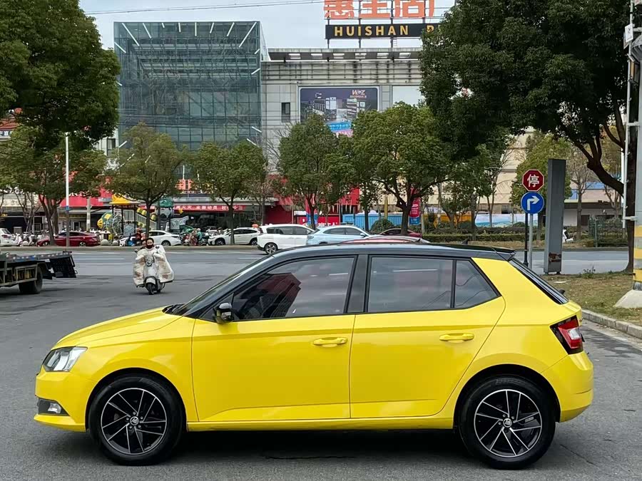 Skoda Fabia 2017 immagine di auto #9