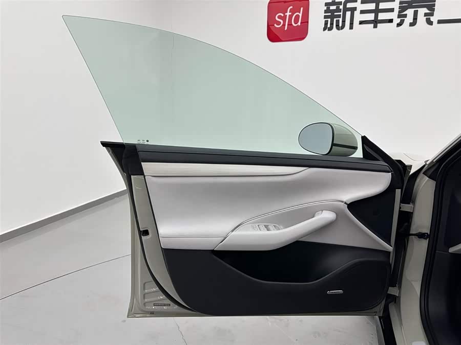 MI SU7 2025 car image #9