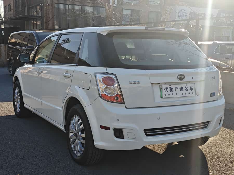 BYD e6 2015 car image #9