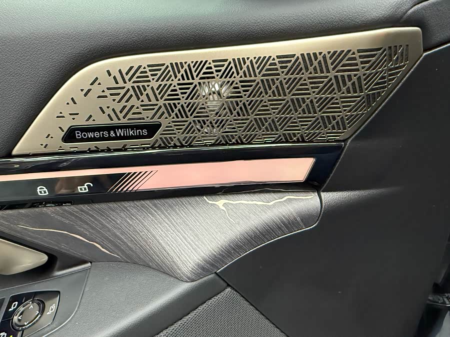 BMW 5 Series 2024 car image #9