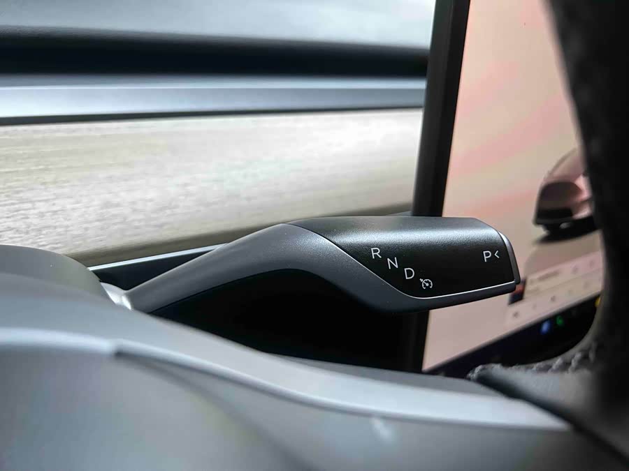 Tesla Model Y 2023 #9 Tesla Model Y 2023 car image #9