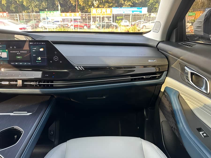 Changan UNI-K iDD 2023 immagine di auto #9