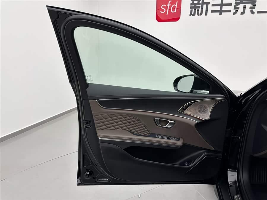 BYD Han 2023 car image #9