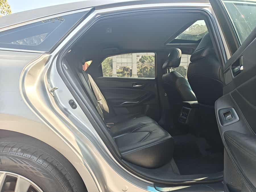 Toyota Avalon 2021 car image #9