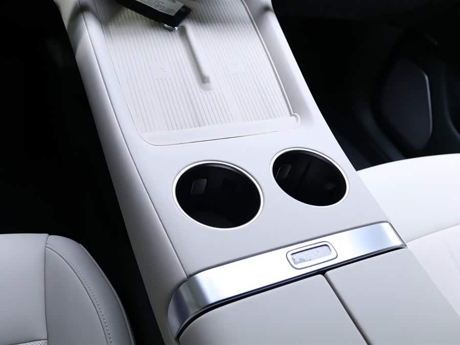 小米汽车 小米YU7 2025 汽车图片 #9