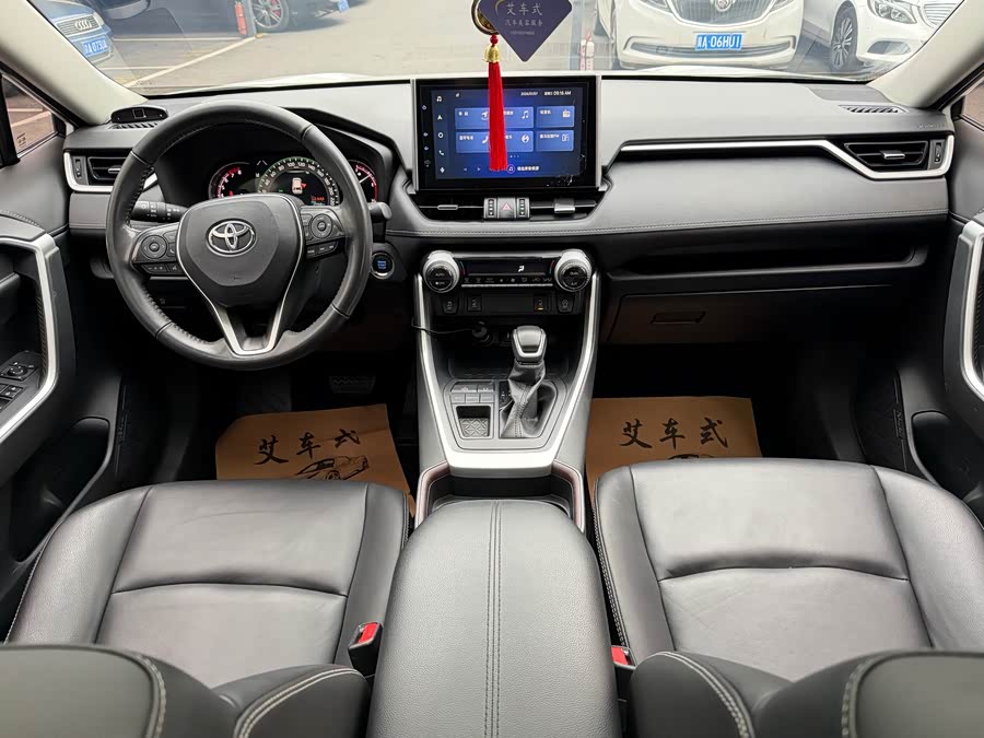 Toyota RAV4 2021 car image #9