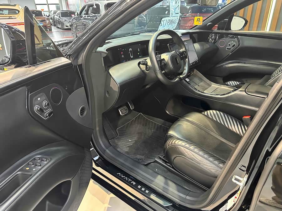 Avatr 11 2023 car image #9