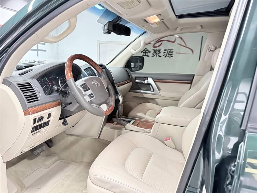 Toyota Land Cruiser 2014 car image #9