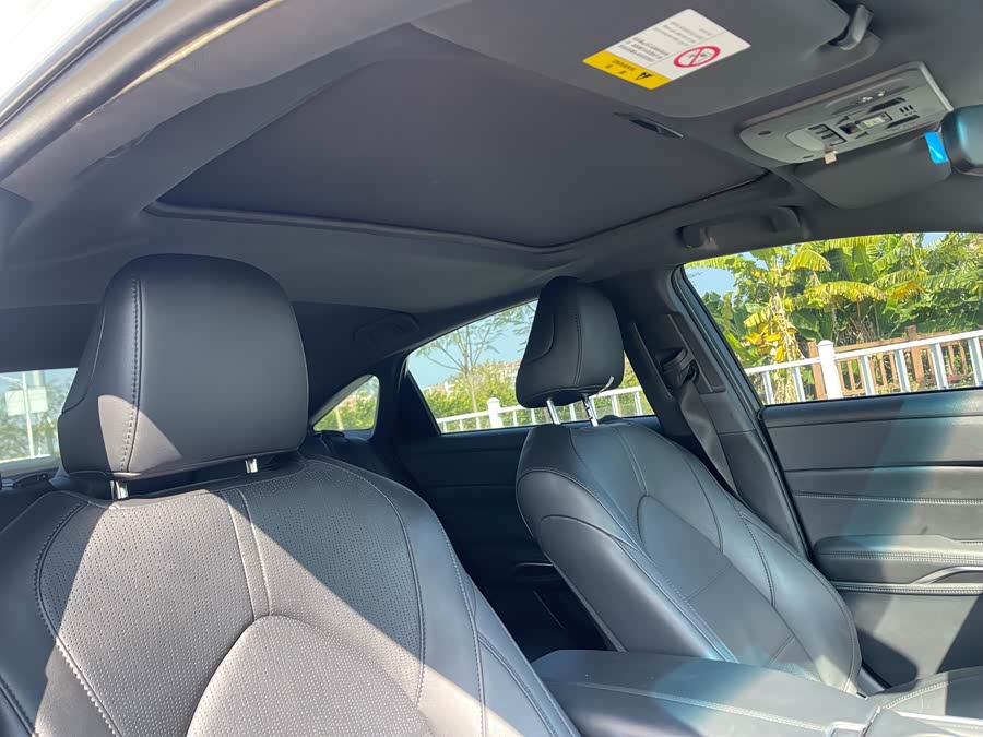 Toyota Avalon 2022 car image #9