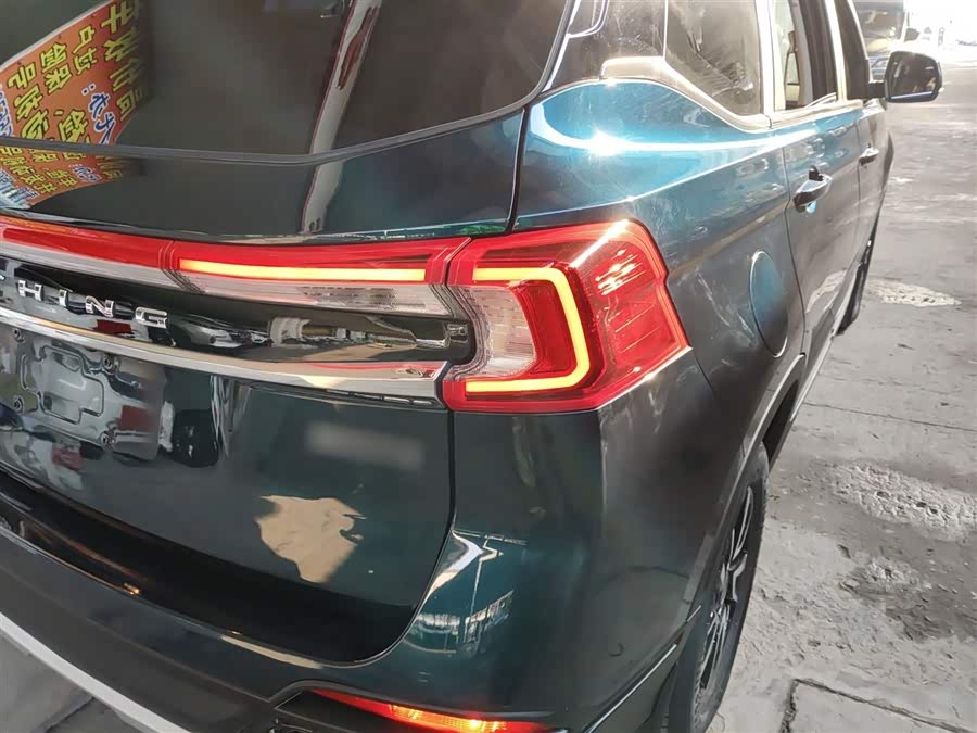 Forthing T5 2023 #9 Forthing T5 2023 صورة سيارة #9