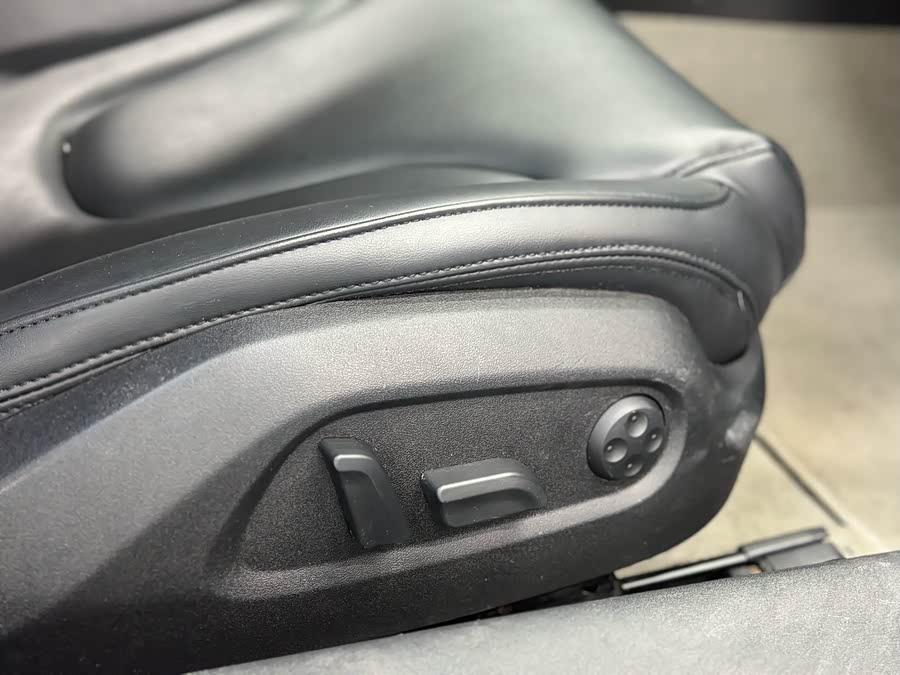 Audi TT 2009 car image #9