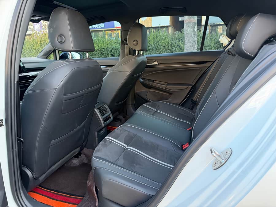 Volkswagen Golf 2023 image de voiture #9